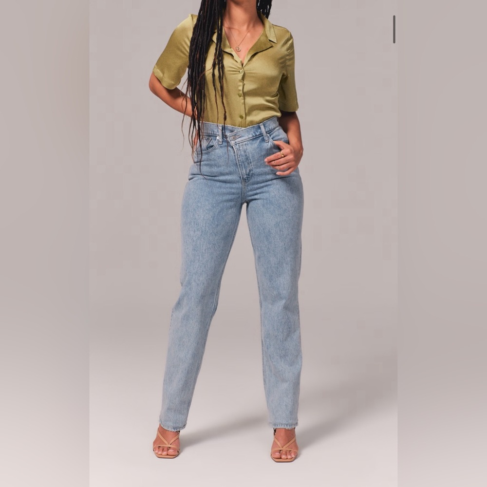 Abercrombie & Fitch The 90's straight ultra high rise Jeans